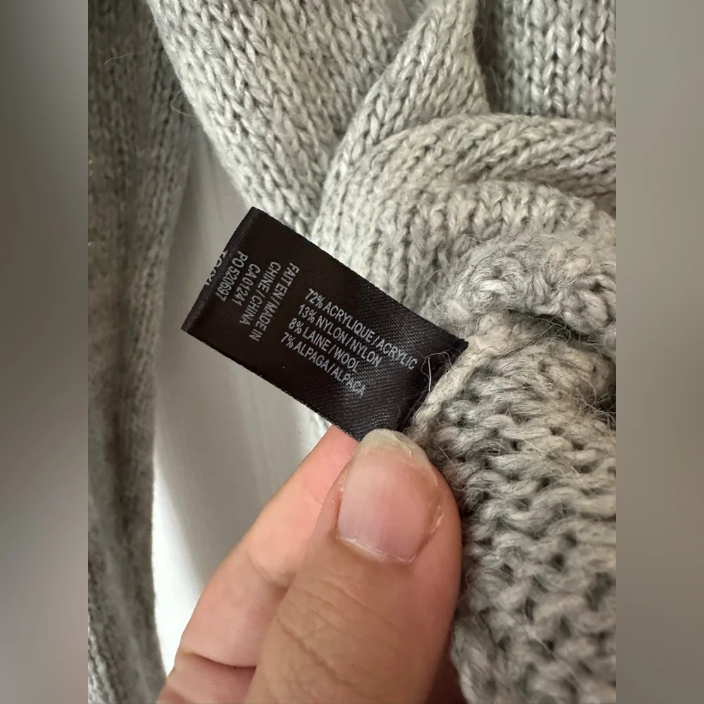 Simons Icône Beaded Sweater Size XL – Worn Once – Retail $100 – Selling for $30 - Picture 5 of 5